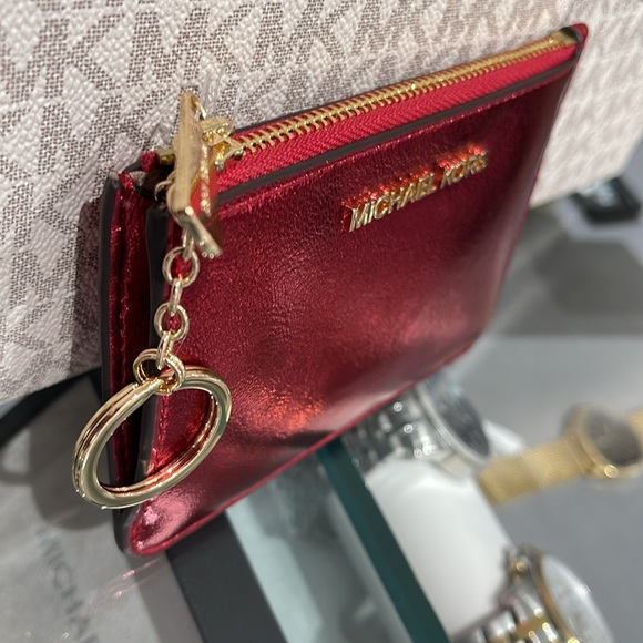 MICHAEL KORS
Jet Set Travel Small Top Zip Coin Pouch With ID
Crimson 
NWT - Picture 15 of 16